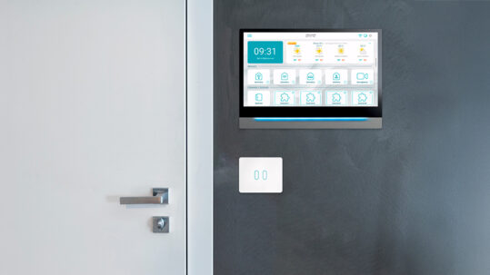 Supervisore Touch screen da 18” per la Smart Home